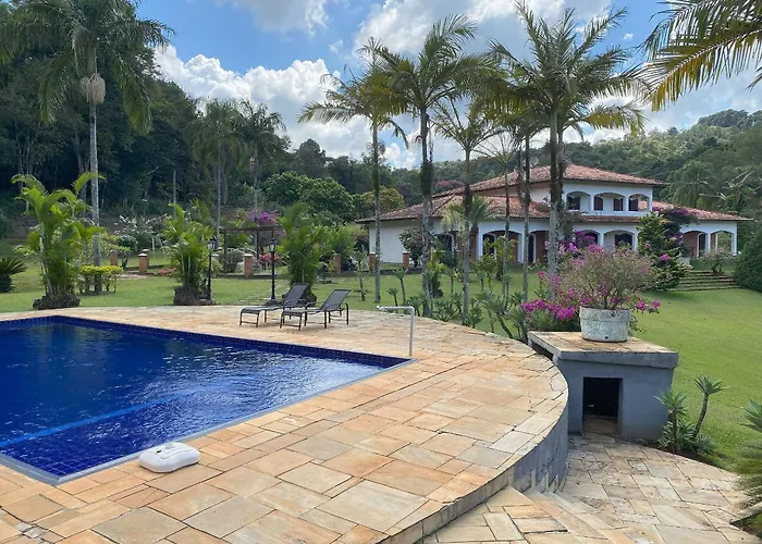 Espaço Eslovaquia - Casarão com Piscina, Paz e Conexão com a Natureza